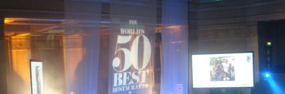 gasTROPop toma Alto toma con un menú de platos de los 50 mejores restaurantes del mundo