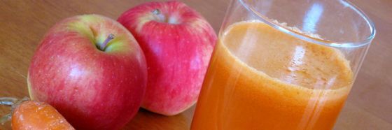Jugo de manzana y zanahoria