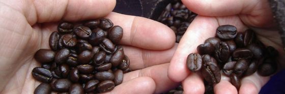 4 formas de tostar café en casa