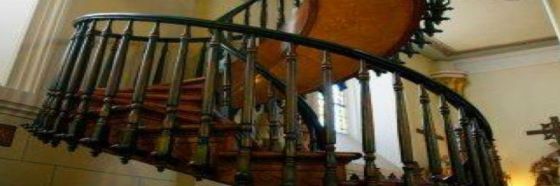 El primer peldaño, Constantino Cavafis El primer peldaño, Constantino Cavafis