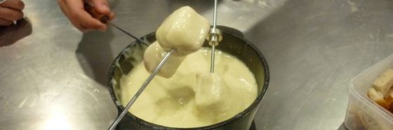 Fondue casera de queso Fondue casera de queso