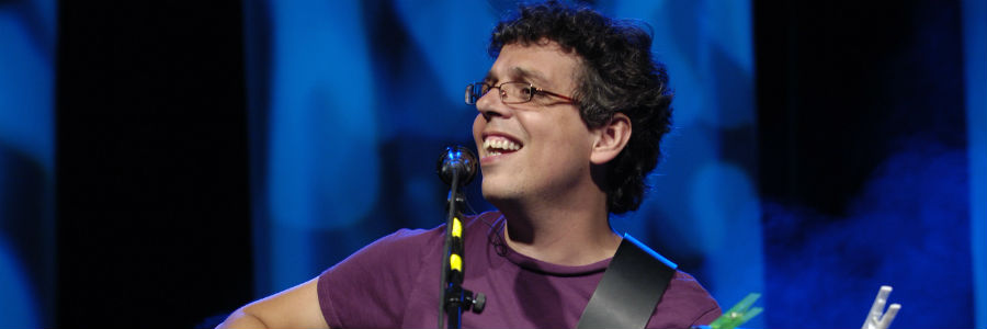 La lluvia nunca vuelve hacia arriba, Pedro Guerra