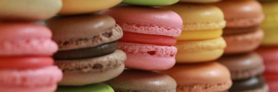 macaroons different colors