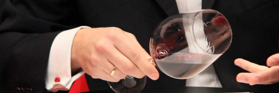 red wine glass evaluation