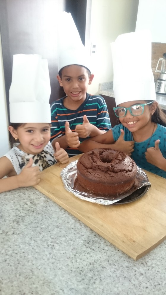 niños con torta