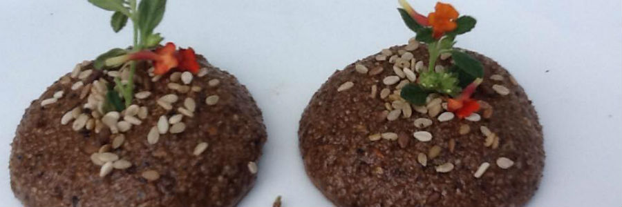 esnobgourmet_el_arte_ancestral_de_moler_con_piedra_cuajada_negra