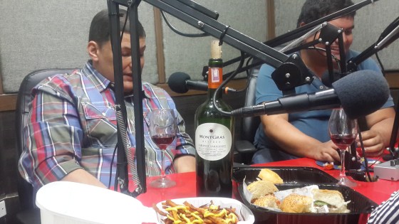 esnobgourmet-maridaje-vino-montgras-hamburguesa